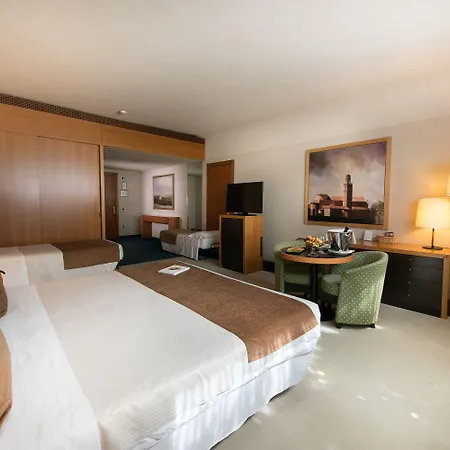 Relais Monaco Country & מלון 4*