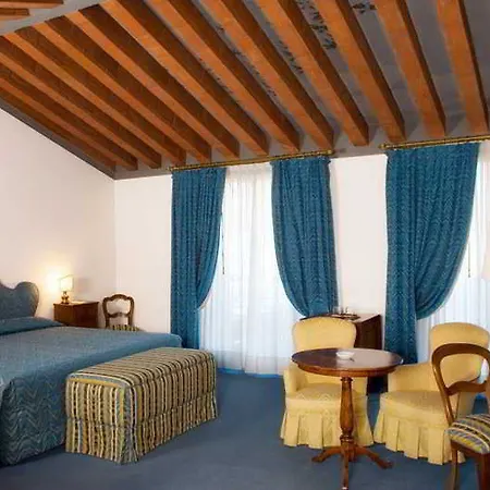 Relais Monaco Country &